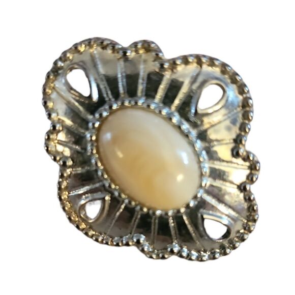 Vintage 1986 Avon Silvery Sands Pierced Earrings - Picture 3 of 5